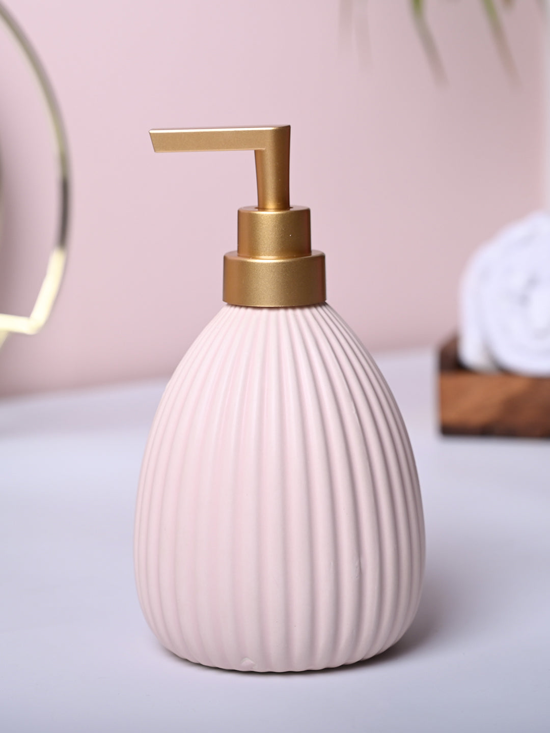 Pink Charm Soap Dispenser - Cylindrical Shape - MARKET99