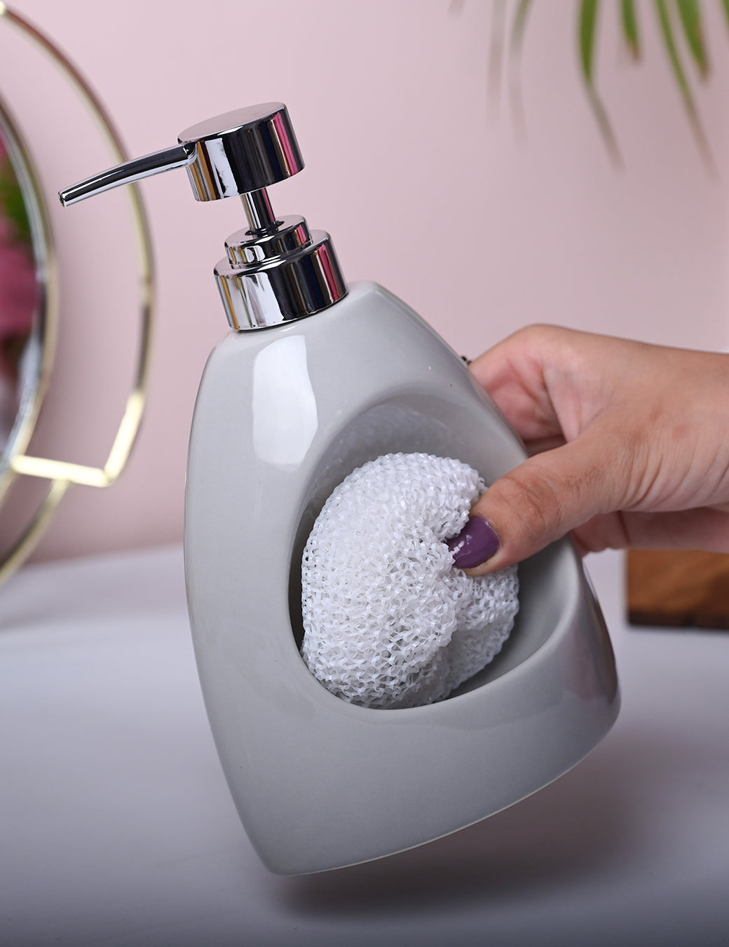 Sophisticated Grey Kitchen Dispenser With Scrubber - Cylindrical Shape - MARKET99