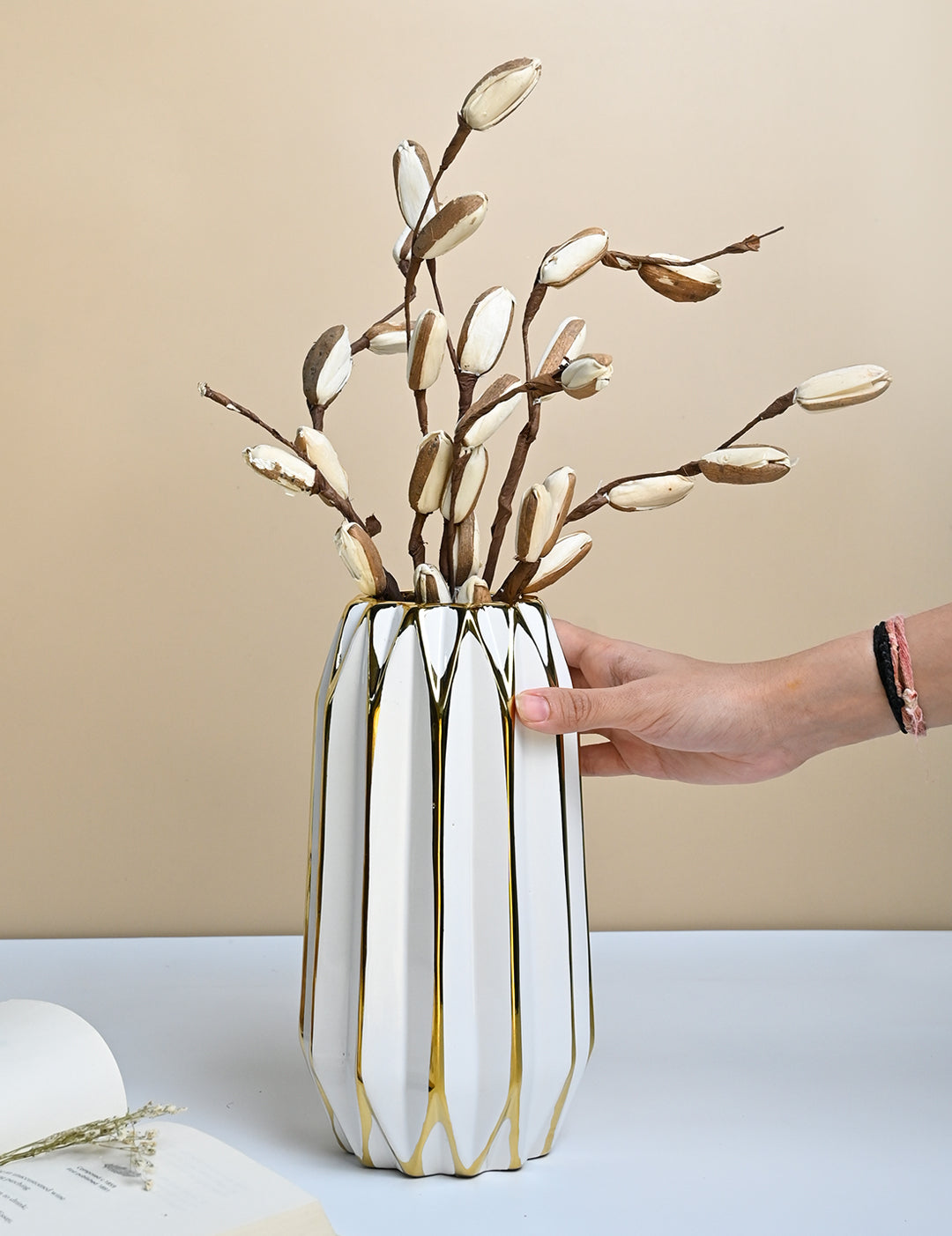 White and Gold Ceramic Vase - MARKET99