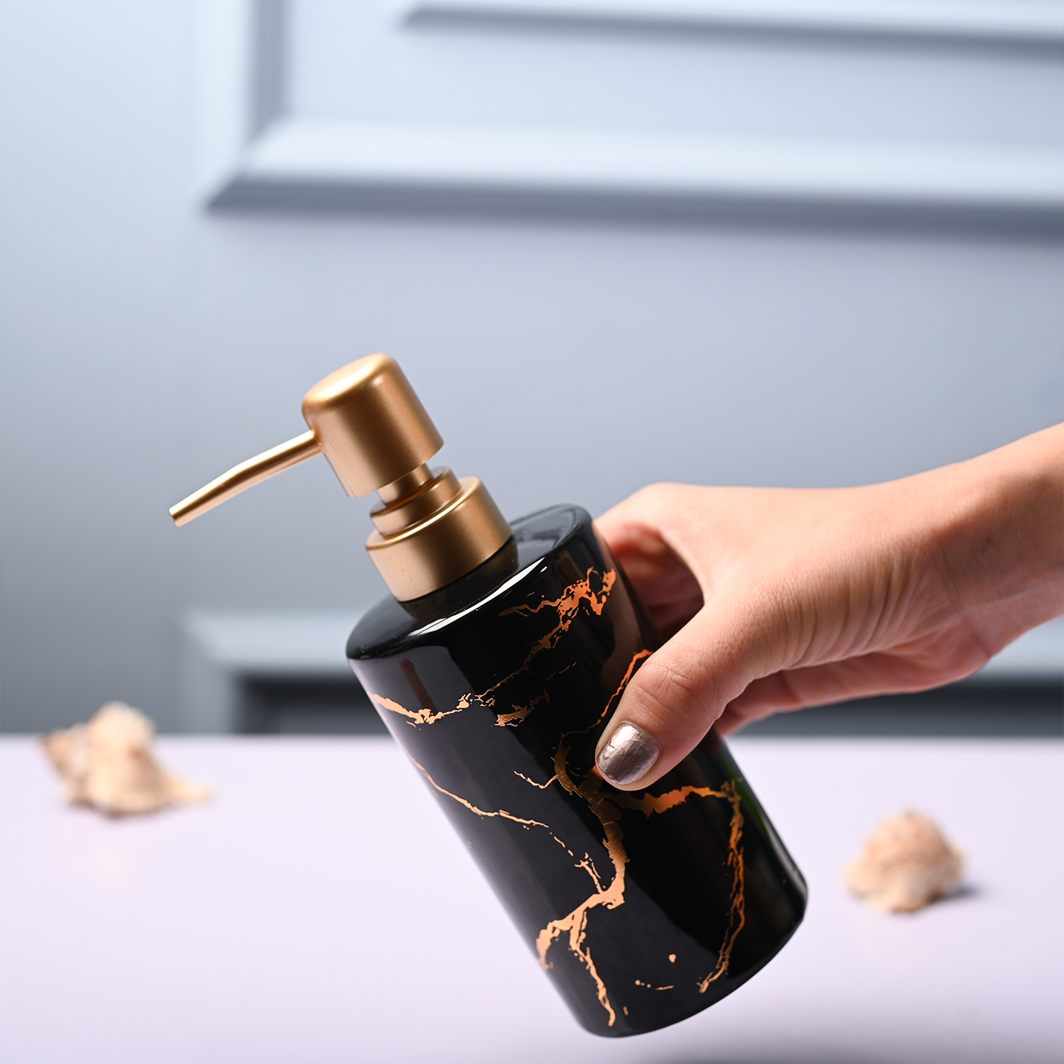Ceramic Black Soap Dispenser - Static Glossy Finish
