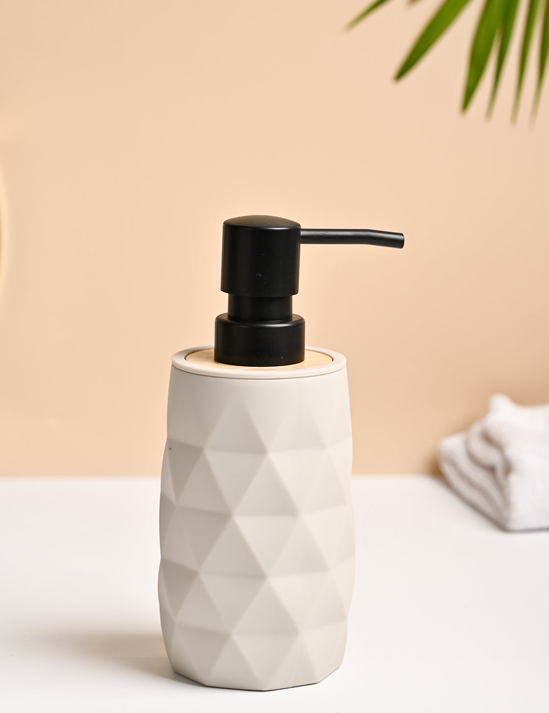 VON CASA Grey Plastic Soap Dispenser - 250ml - MARKET99