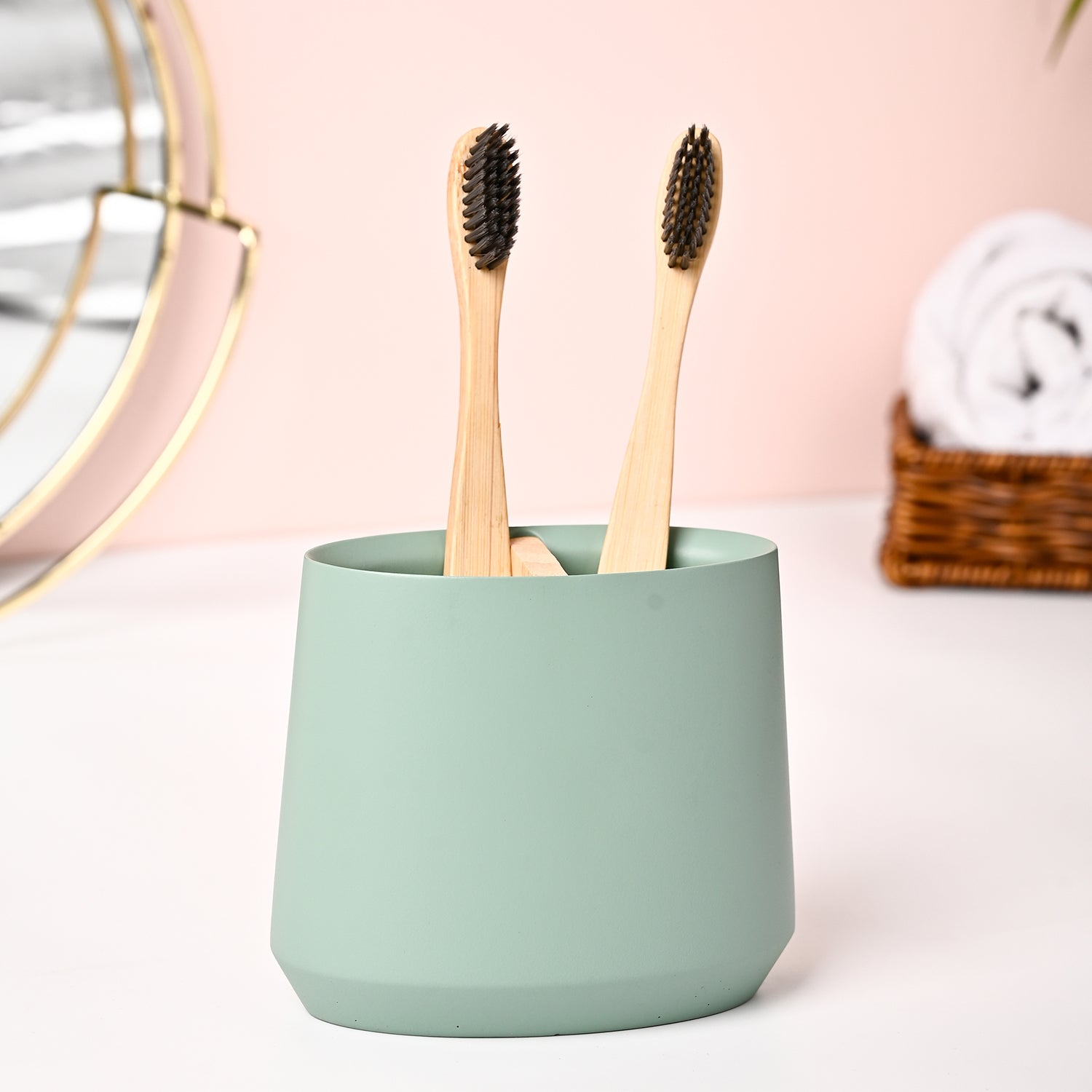 VON CASA Green Polyresin Toothbrush Holder