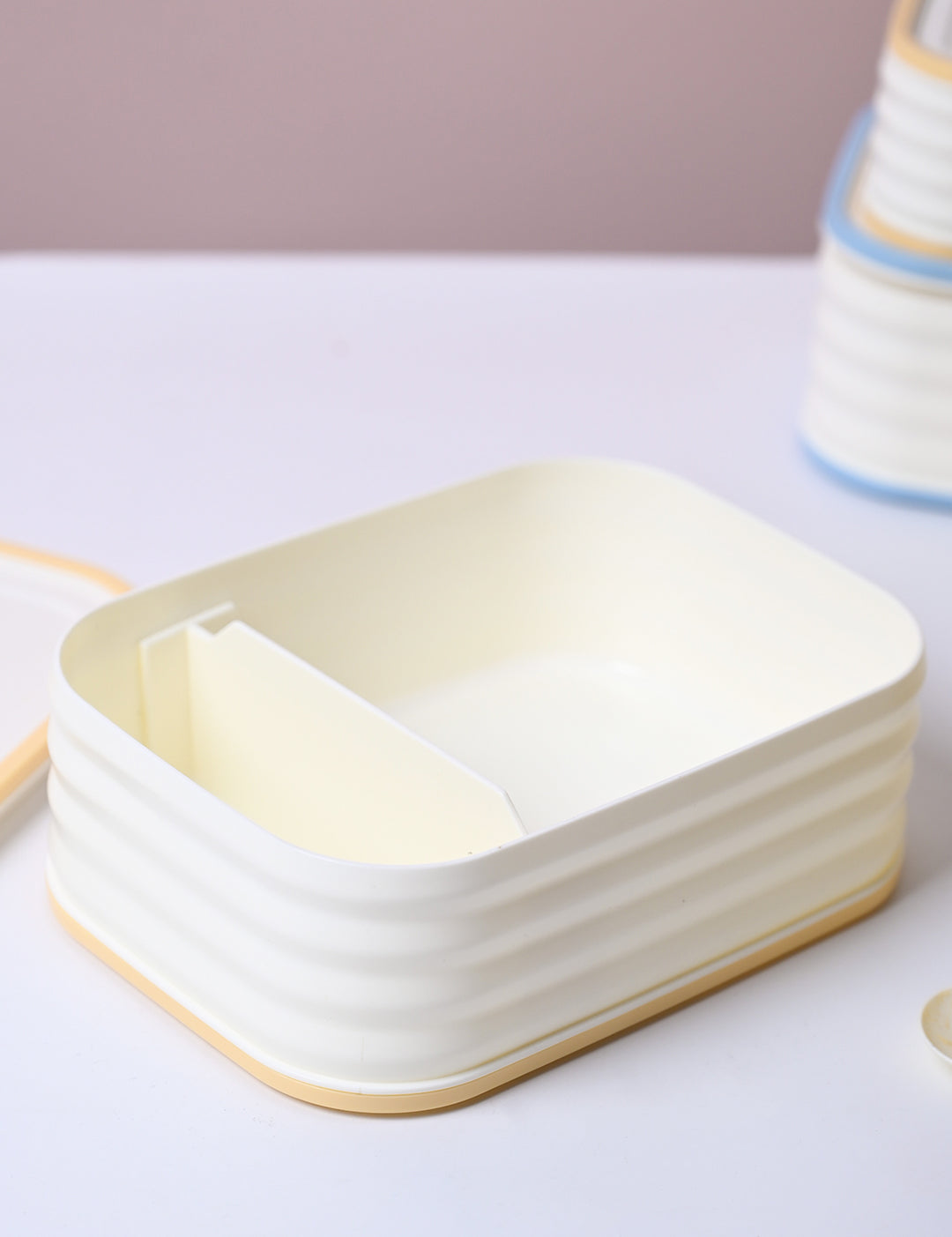 Cream Rectangle Lunch Box - 580 ML - MARKET99