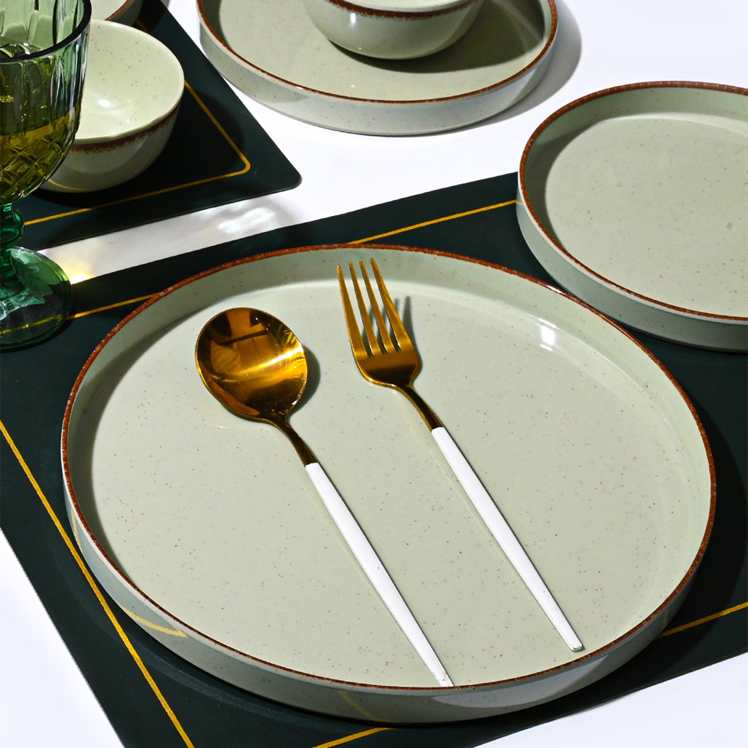 Market99  Rusty Green Plato Dinner Set - 20 Pcs