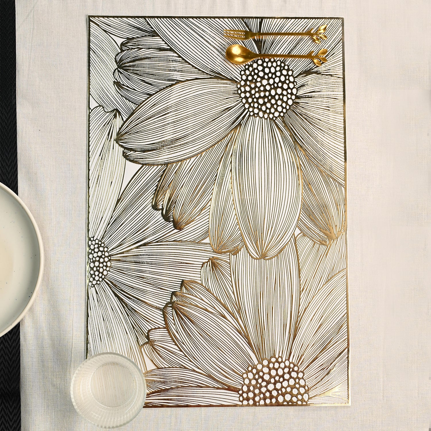 VON CASA Golden Placemat Set Of 2