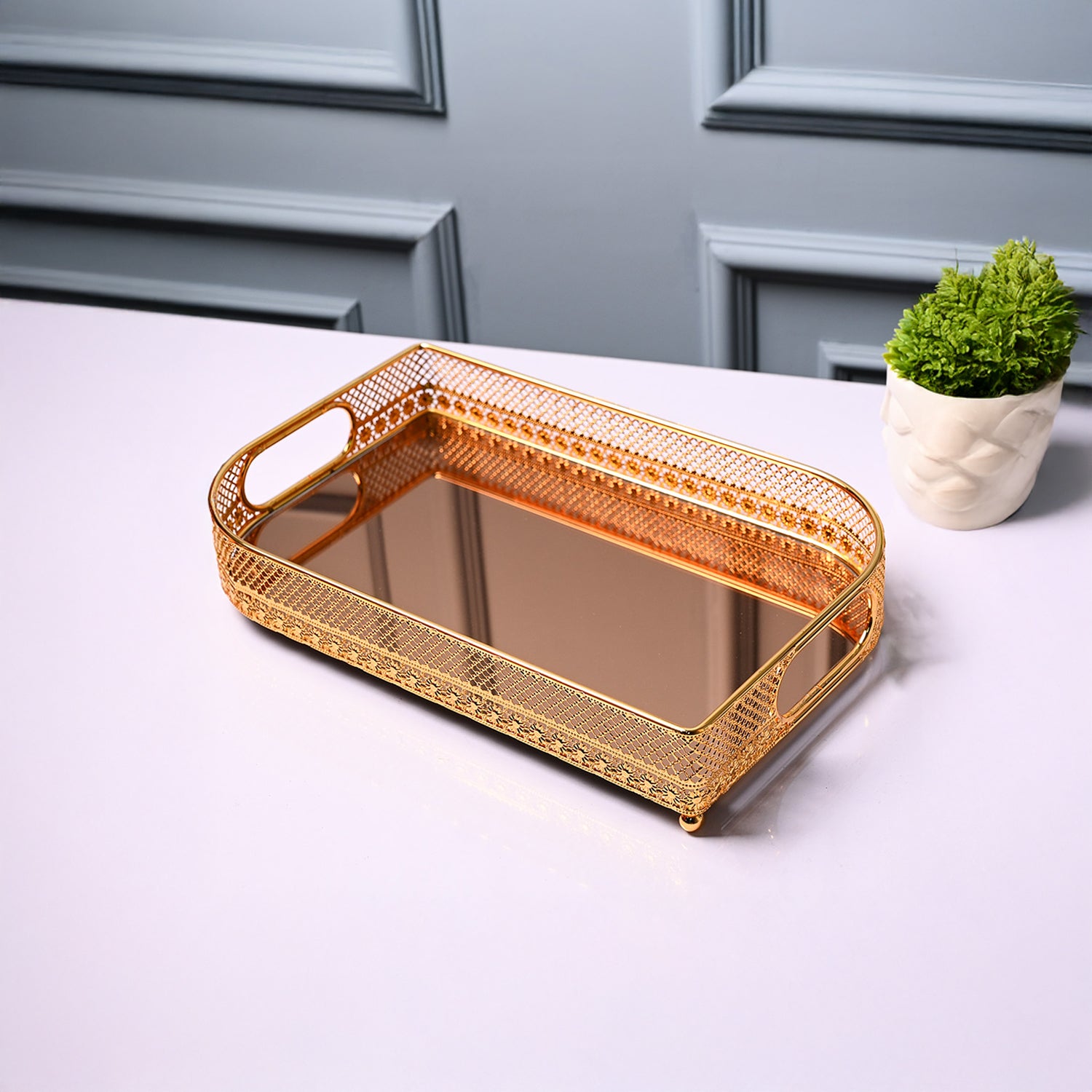 VON CASA Golden Round Large Tray - Leaf Design