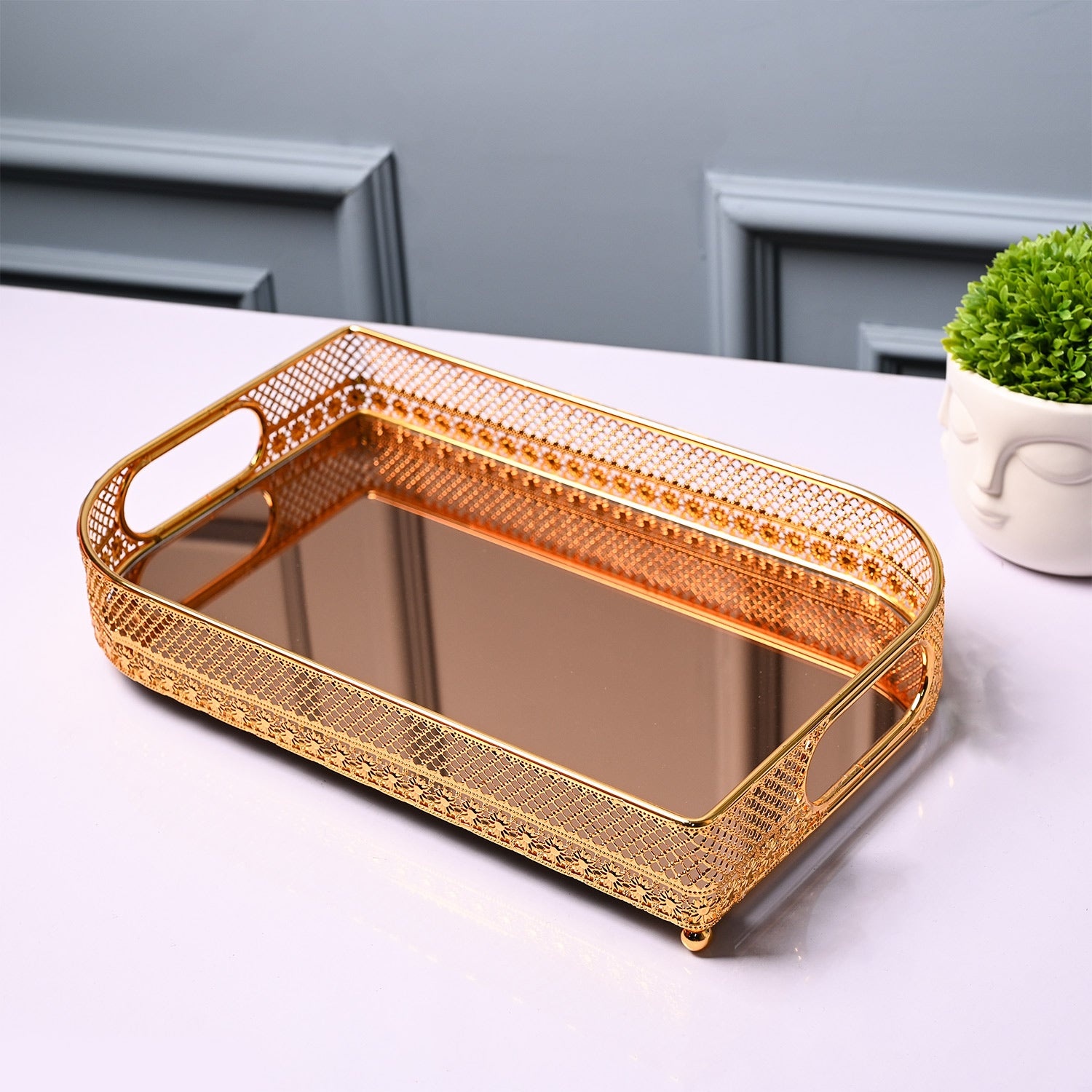 VON CASA Golden Round Medium Tray - Leaf Design