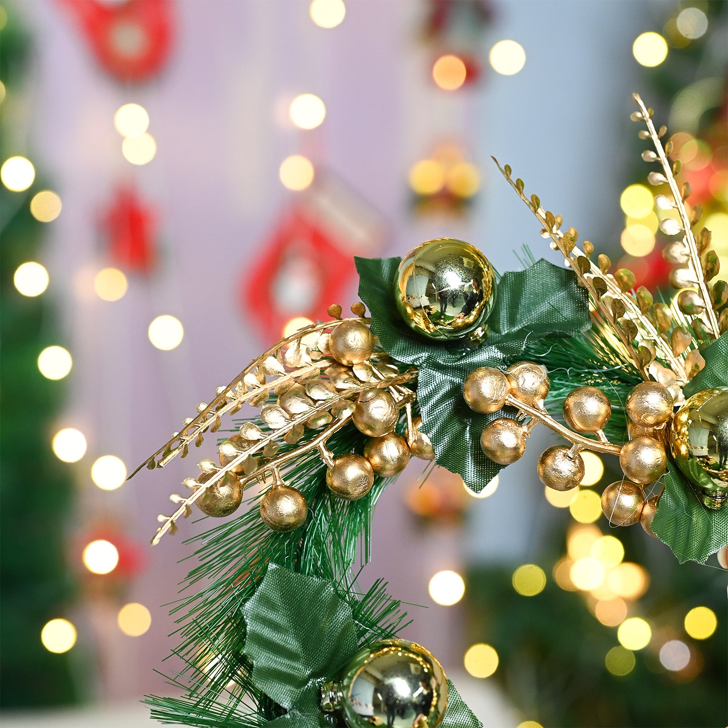 Christmas Wreath (26x26x3 cm) - Green & Golden, X-Mas Wreath