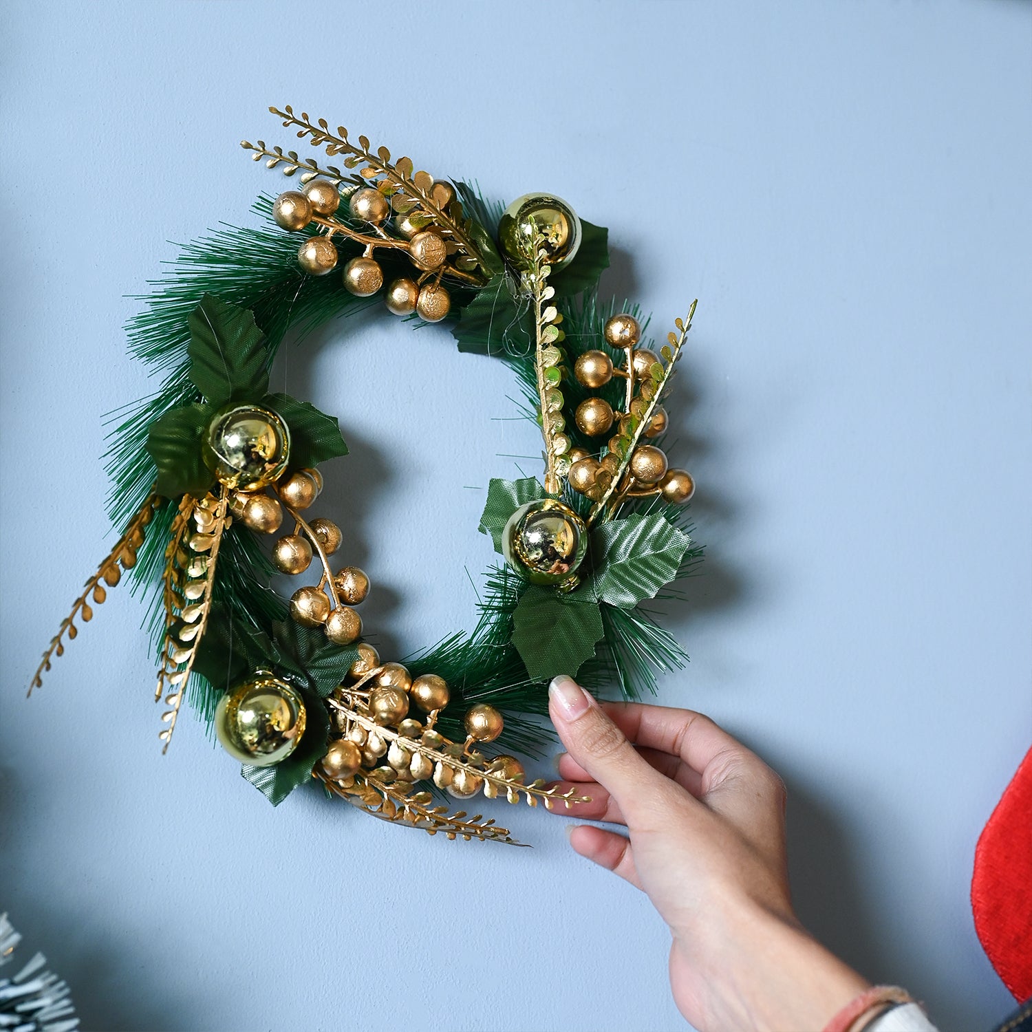 Christmas Wreath (26x26x3 cm) - Green & Golden, X-Mas Wreath