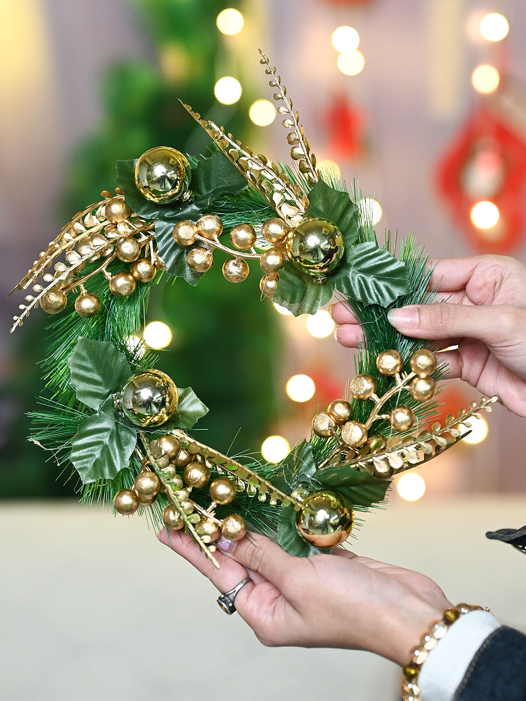 Christmas Wreath (26x26x3 cm) - Green & Golden, X-Mas Wreath