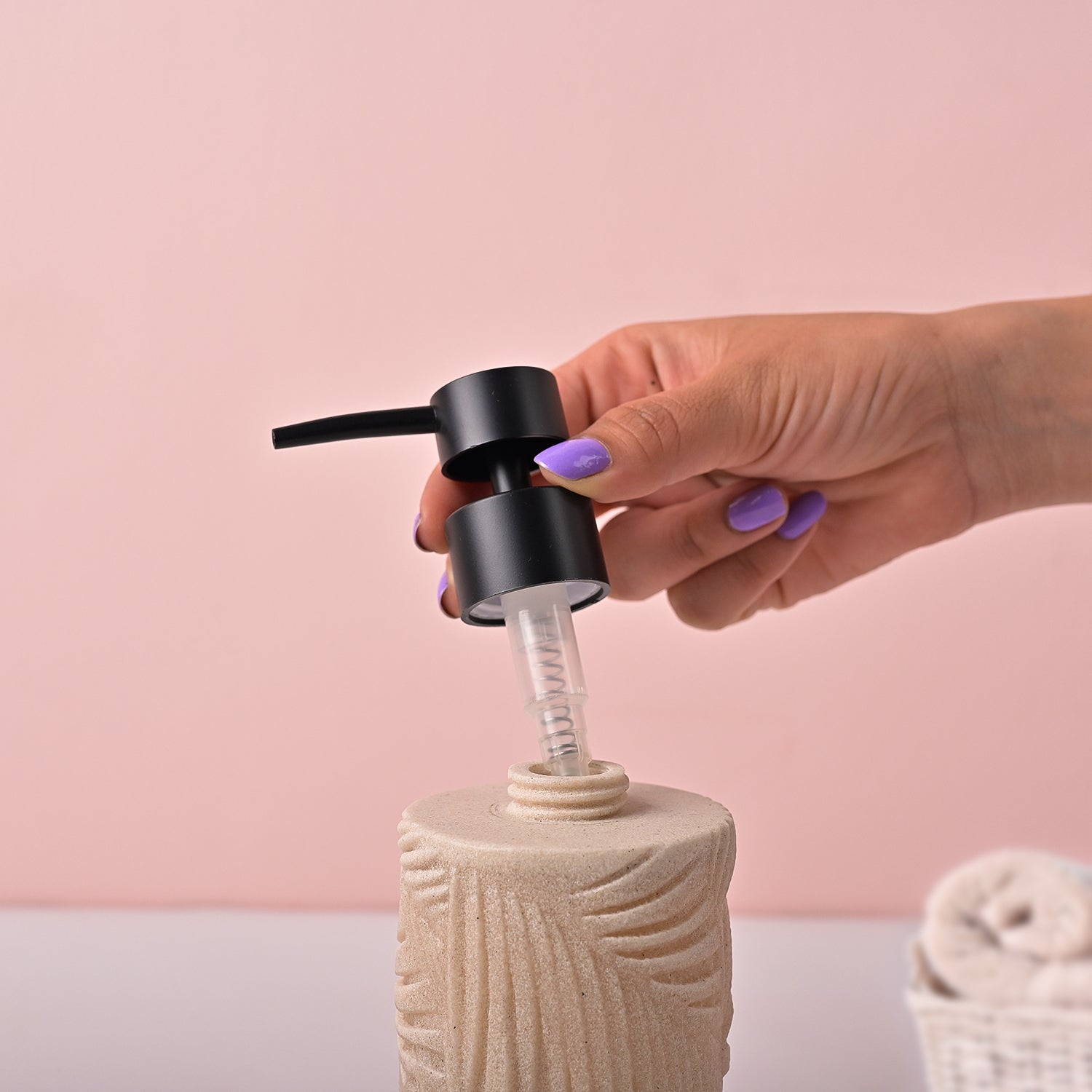 VON CASA Off-White & Black Polyresin Soap Dispenser