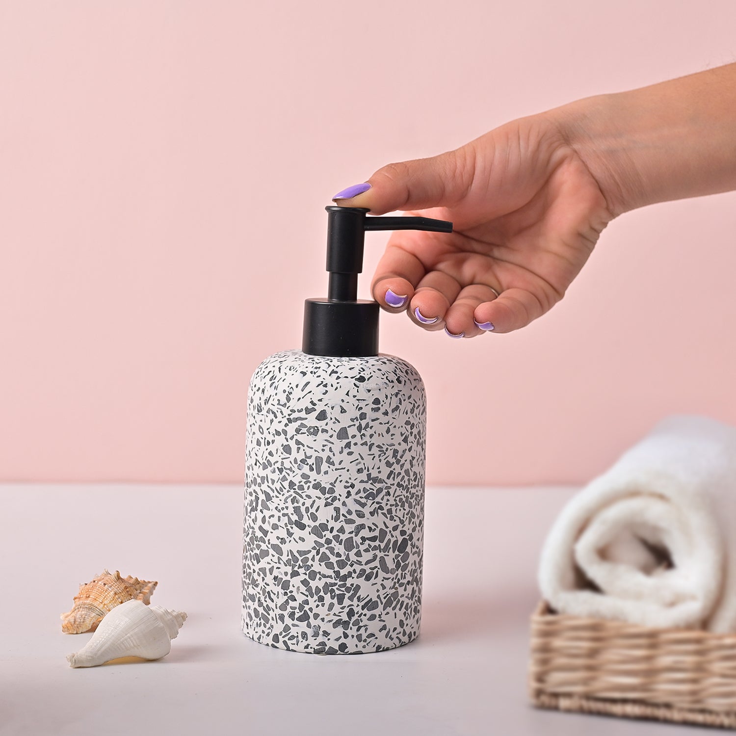 VON CASA White & Black Polyresin Soap Dispenser