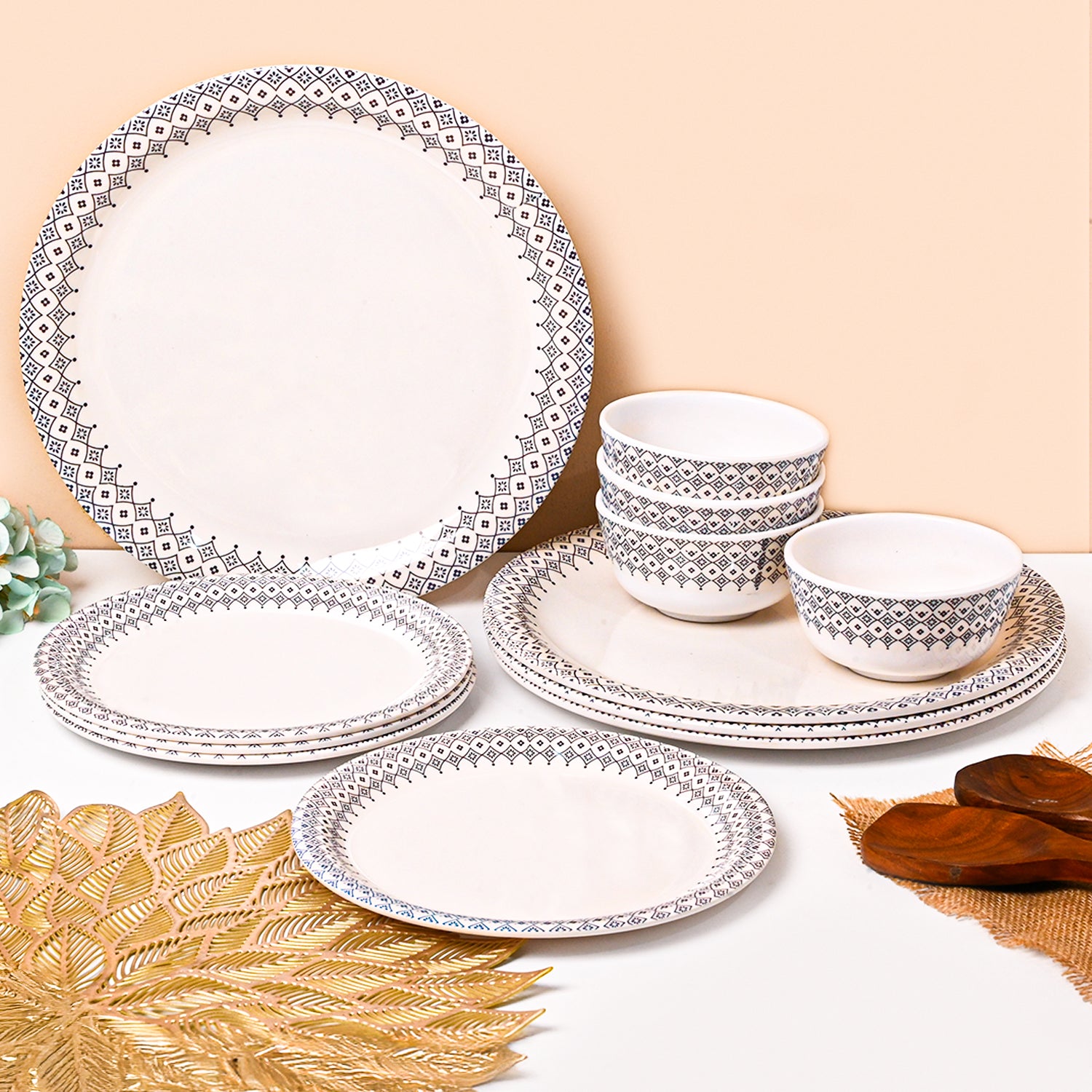 White Morrocone Hammered Melamine Dinner Set – 12 Pcs