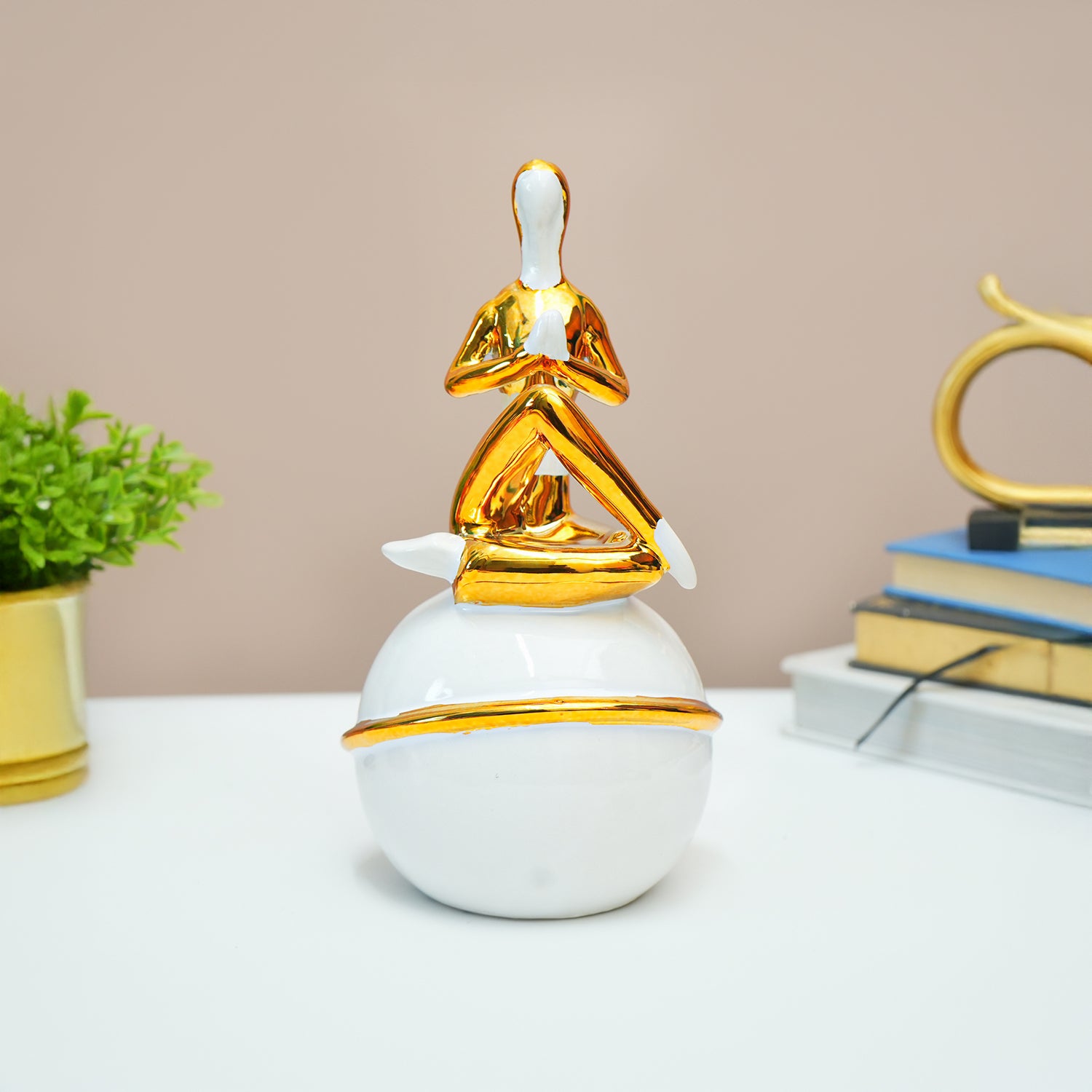 MARKET99 Ceramic Decor Object Abstract Posture Figurine in White & Golden