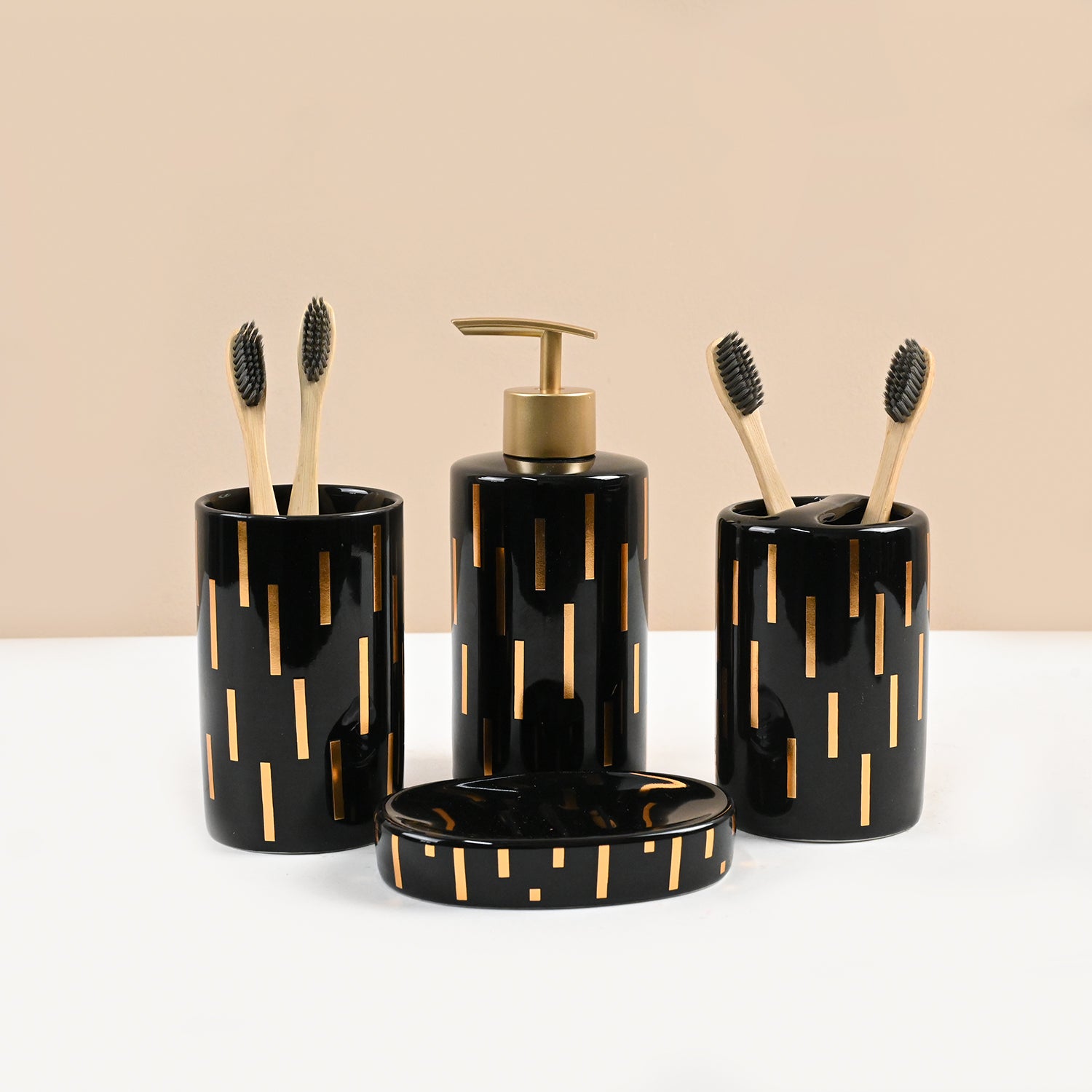 Bathroom Set Of 4 (Black)