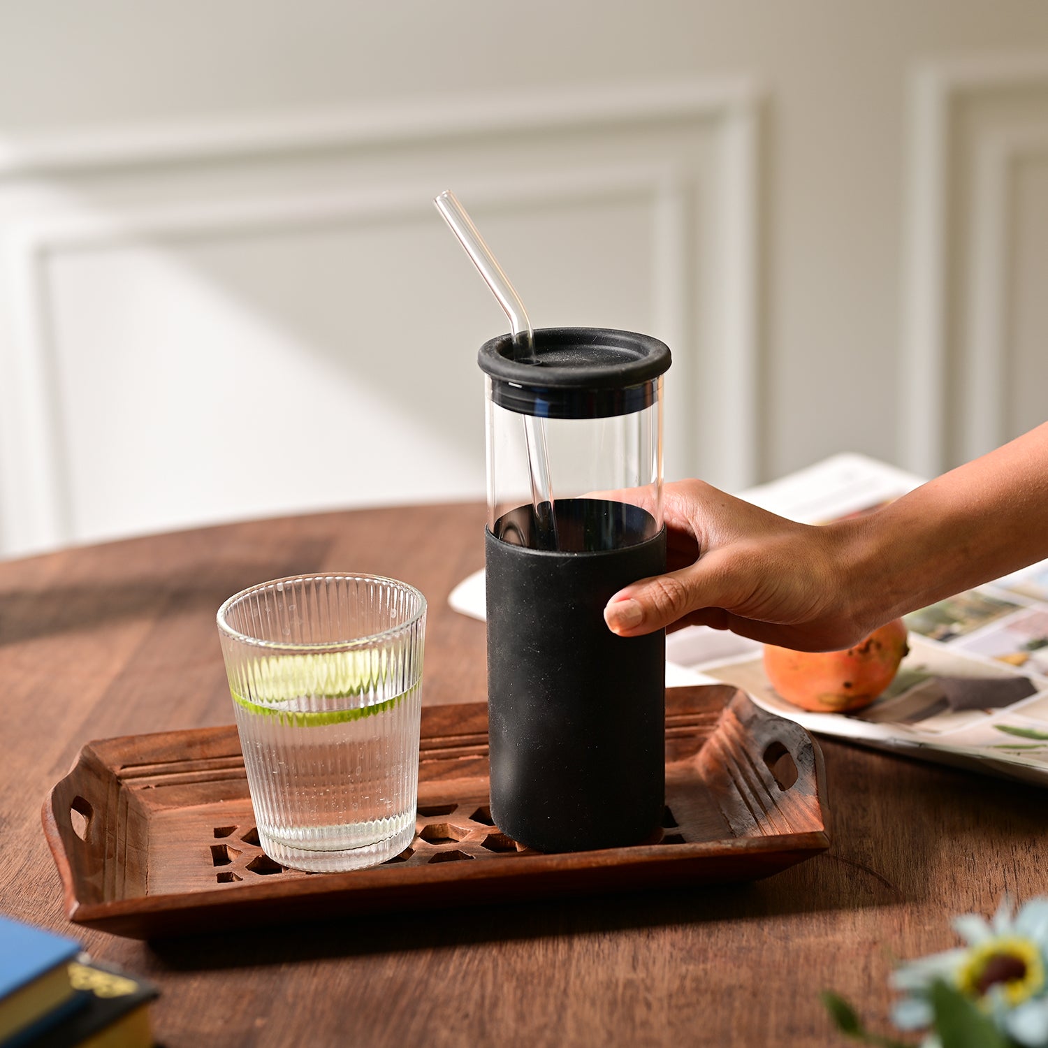 Sipper With Straw (Black) – 480 ML