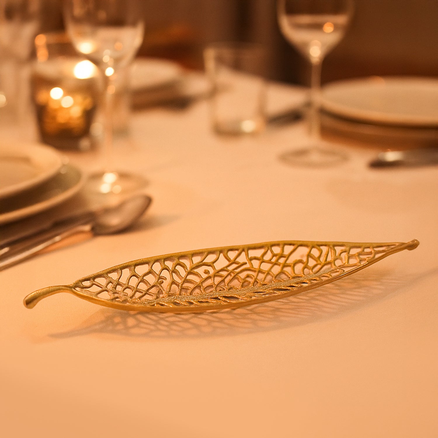 VON CASA Golden Aluminium Leaf Decor Accent