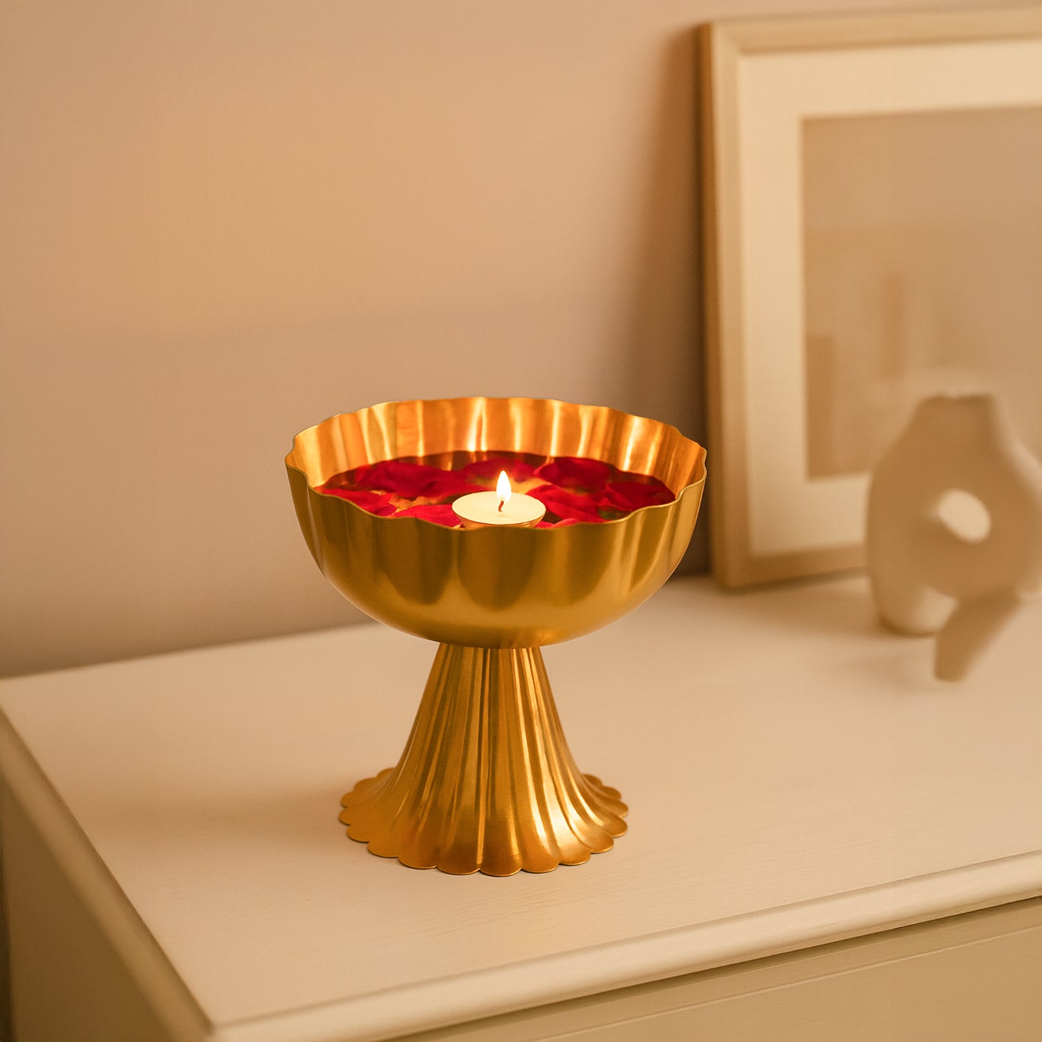 VON CASA Golden Fluted Pedestal Bowl