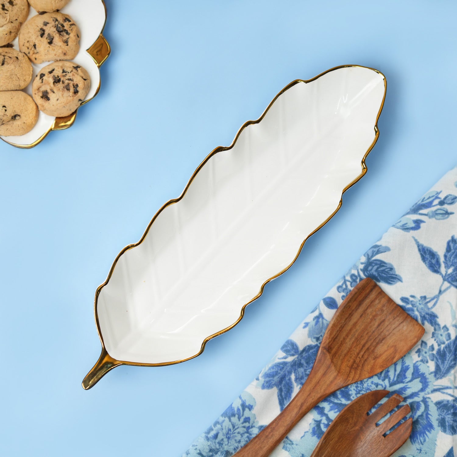 VON CASA Scalloped Ceramic Leaf Dish