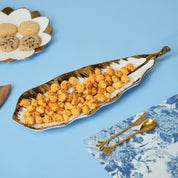 VON CASA Scalloped White Ceramic Leaf Dish