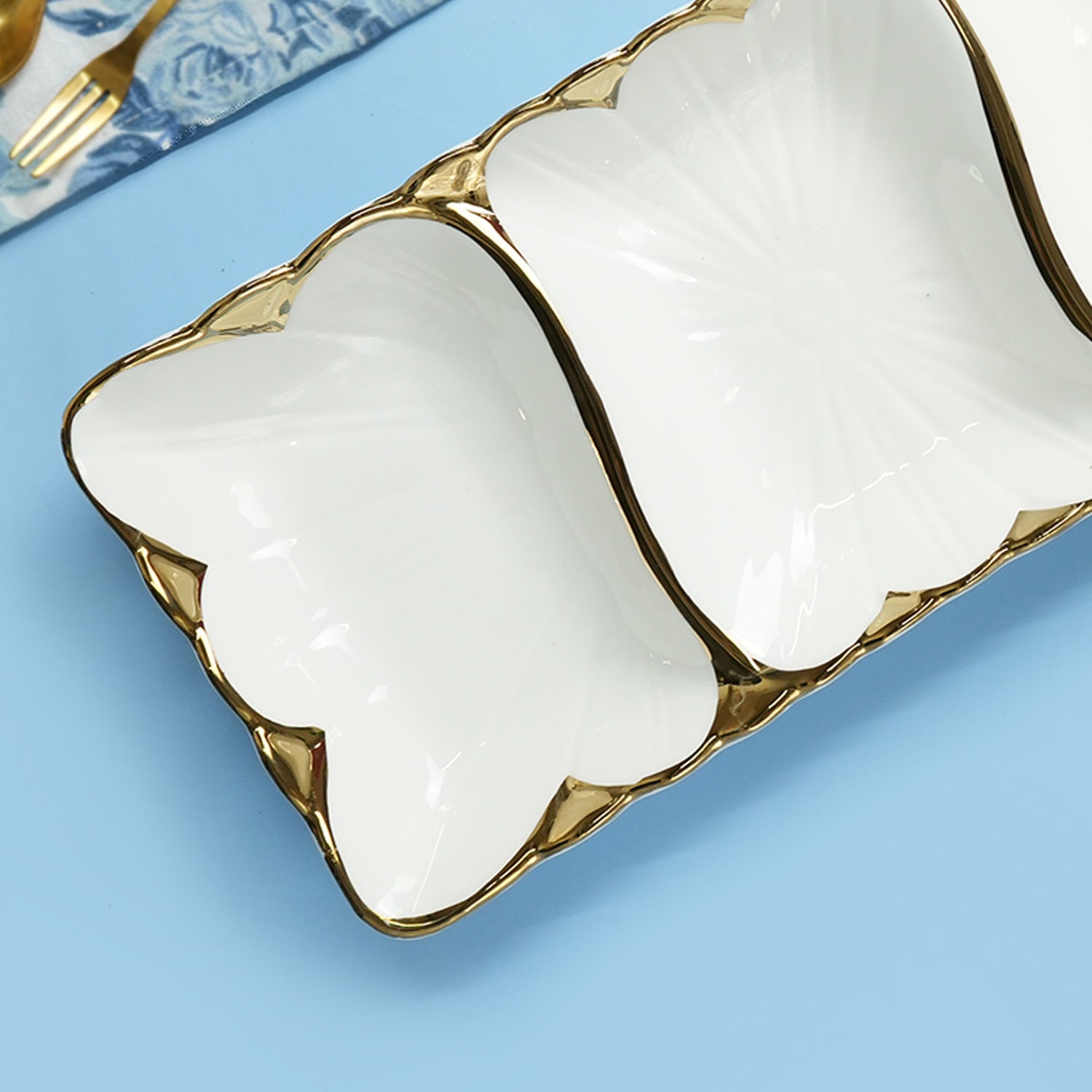 VON CASA Scalloped Ceramic 3-Compartment Serving Dish
