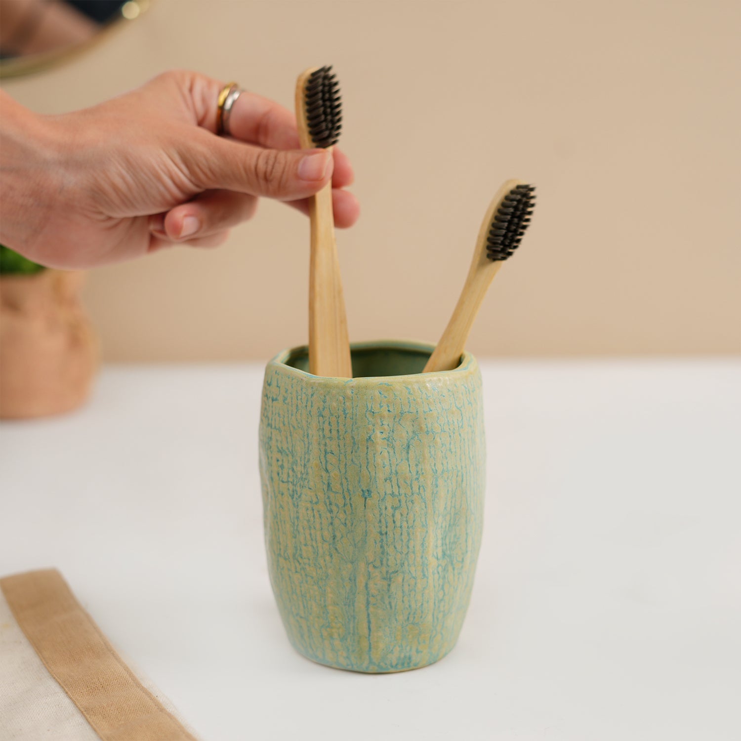 VON CASA Teal Green Wave Ceramic Bathroom Set (Set Of 2)