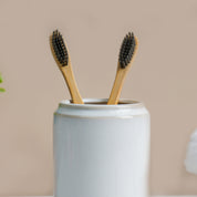 VON CASA Fine-Lined Ceramic Tooth Brush Holder (White)