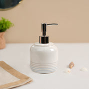 VON CASA Fine-Lined White Ceramic Bathroom Set (Set Of 2)
