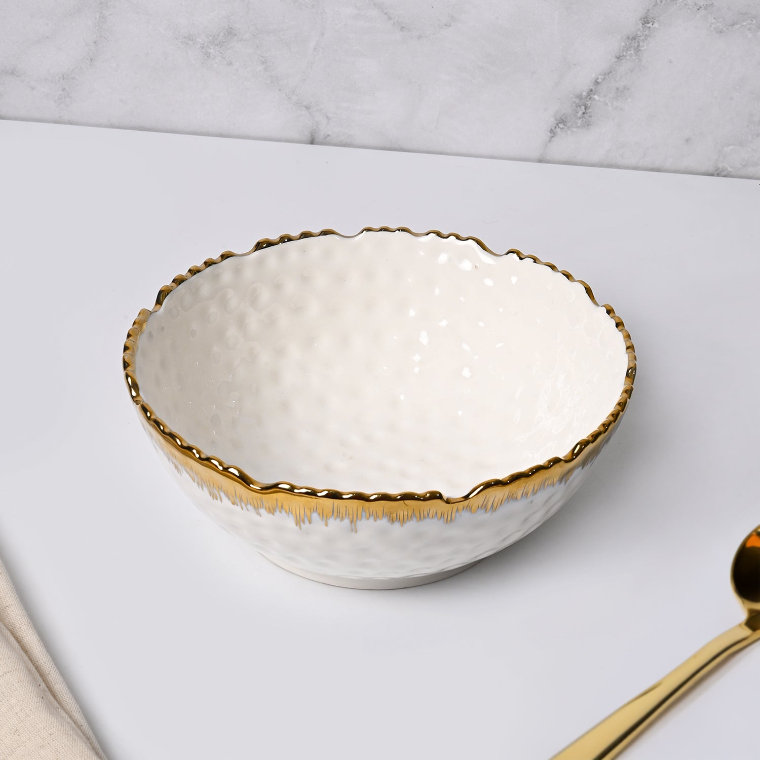 Antique Off White Ceramic Round Serving Dish - 18 x 18 x 7CM