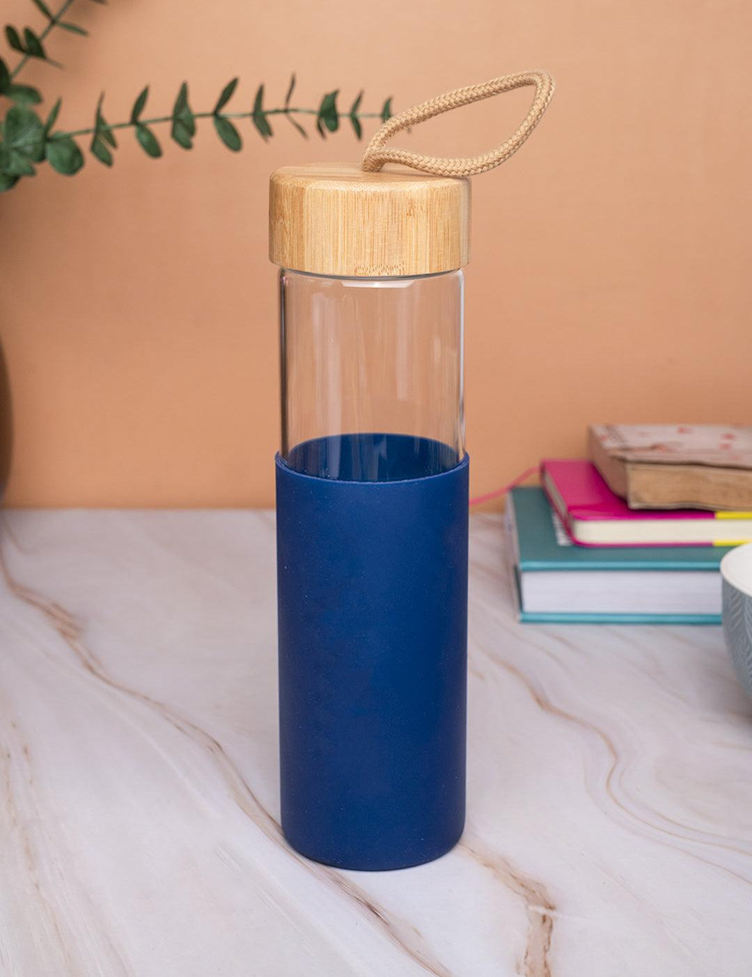 Borosilicate Glass Bottle with Blue Silicone Sleeve - 550Ml - MARKET 99