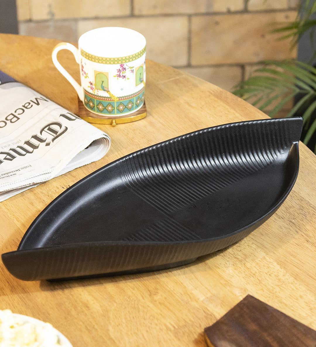 Market 99 - Melamine Matte Finish BOAT Platter for Dining Table