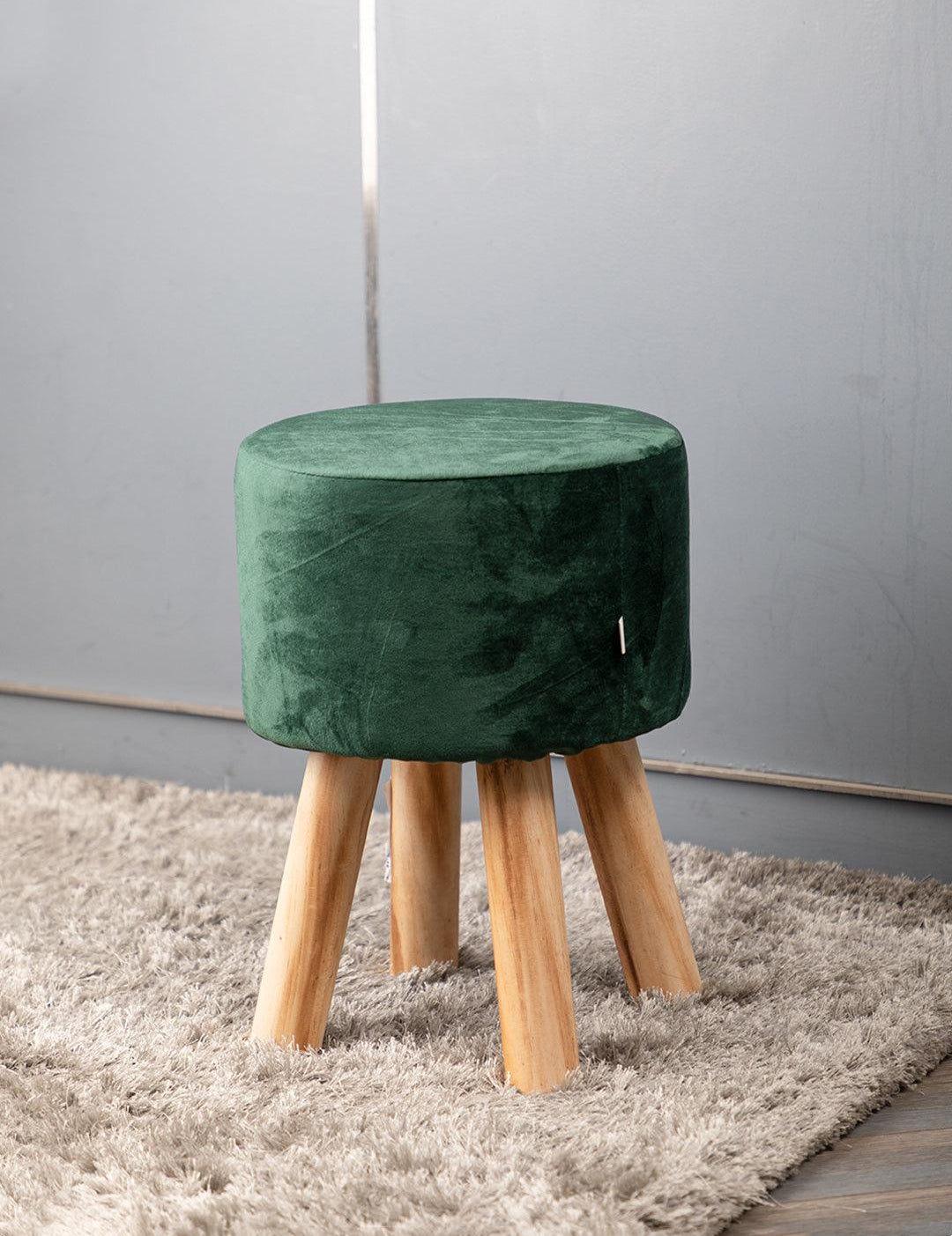 Market99 Four Legged Wooden Footstool, Ottoman, Emerald Green, Velvet, Wood - MARKET 99