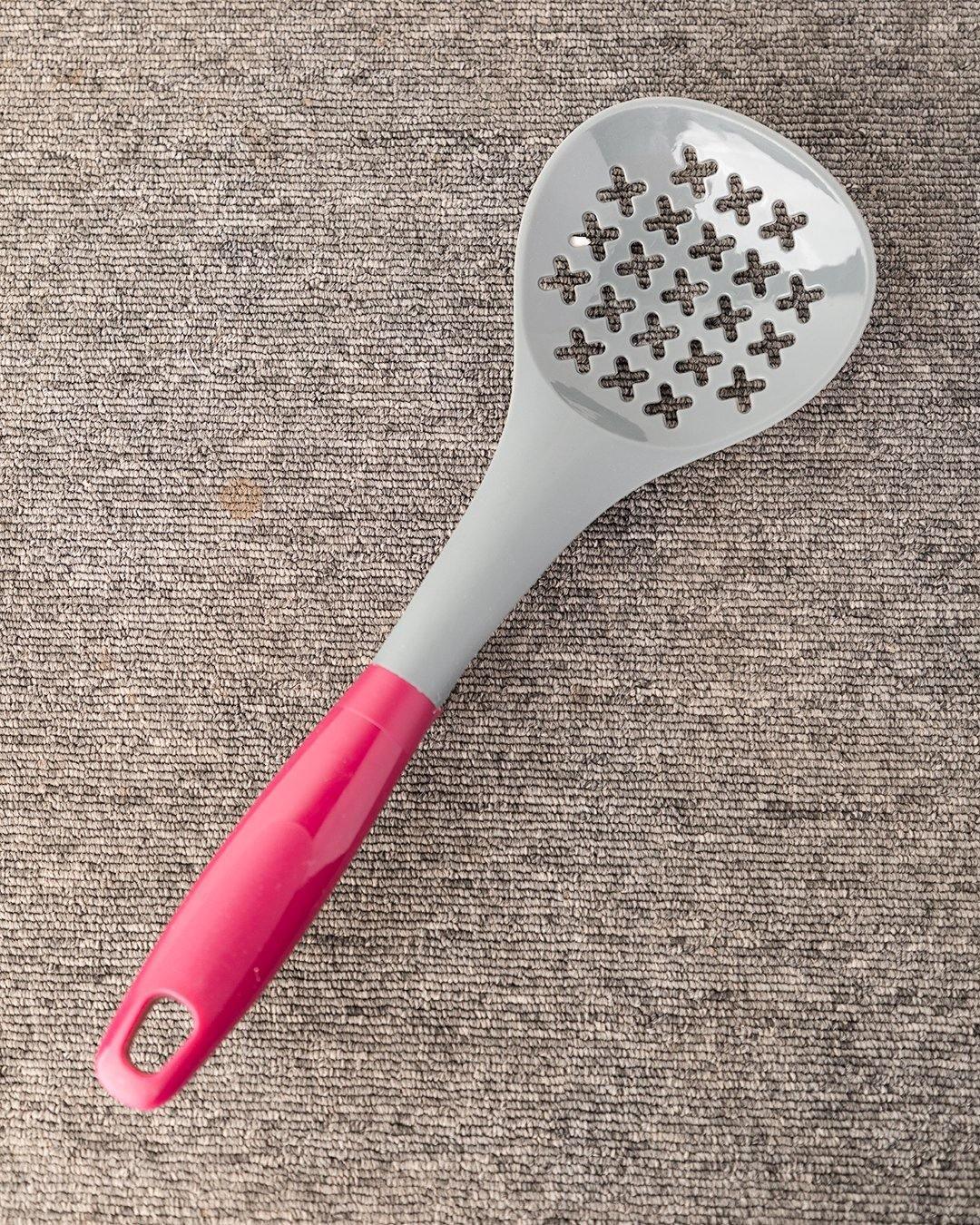 Market99 Slotted Skimmer, Pink & Grey, Plastic - MARKET 99