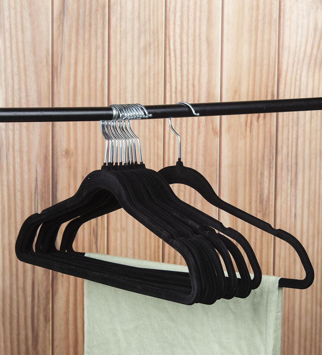 Non-Slip Velvet Hangers - Set of 20 - MARKET 99